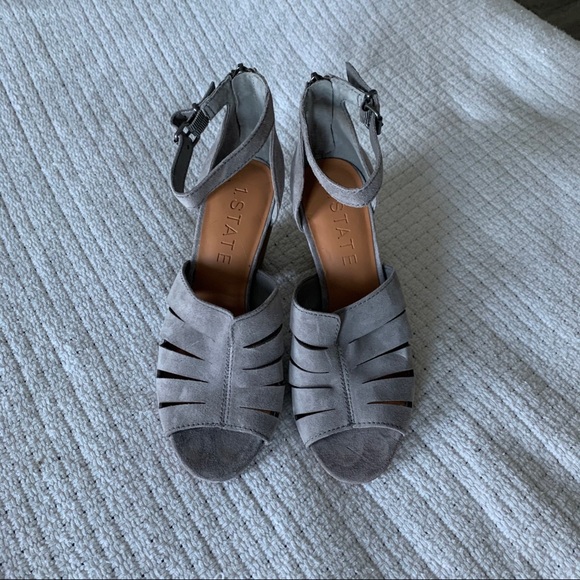 1.State Grey suede heels size 7 - Picture 2 of 4